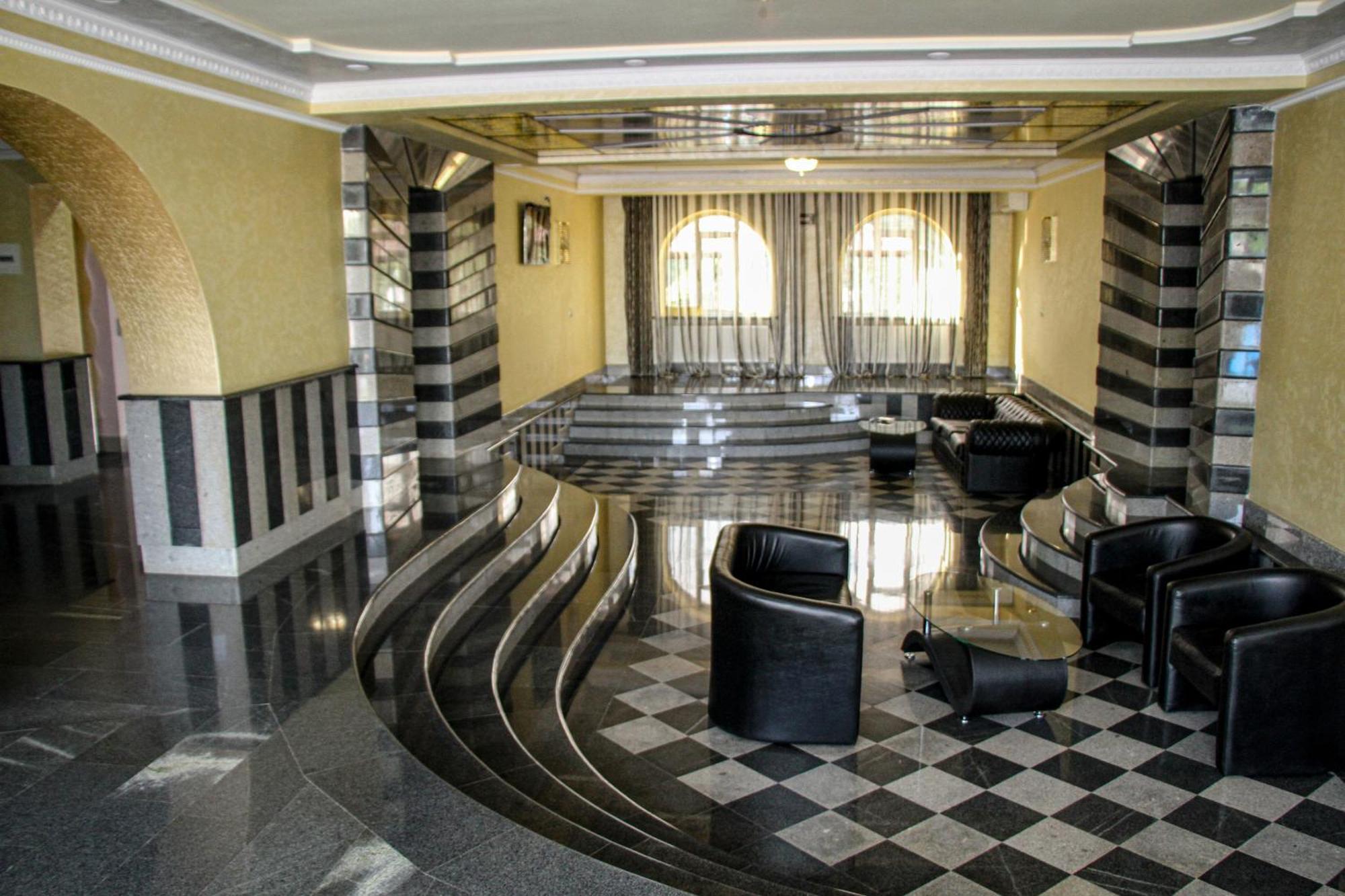 Grand Hotel Kapan, Armenia Buitenkant foto